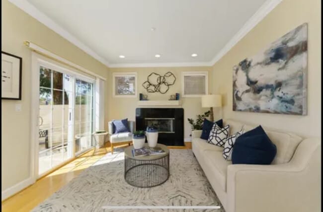 Building Photo - 1048 Bougainvillea Terrace