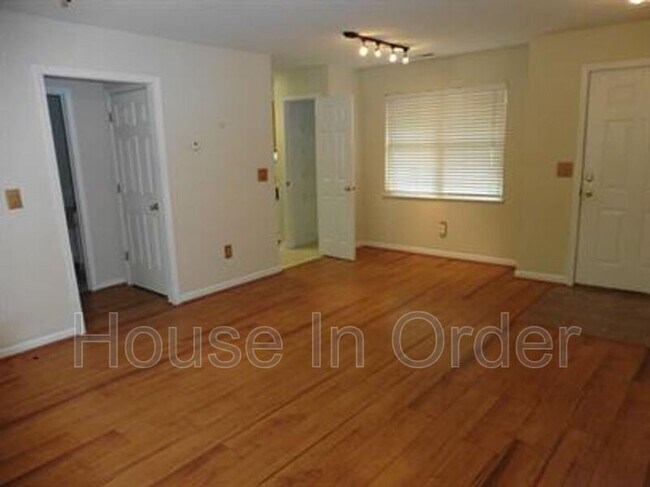 Building Photo - 104 Olde Covington Way