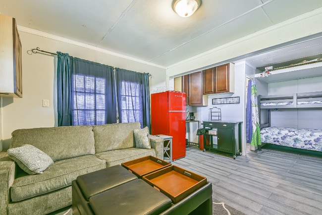 Building Photo - 3919 San Jacinto Dr