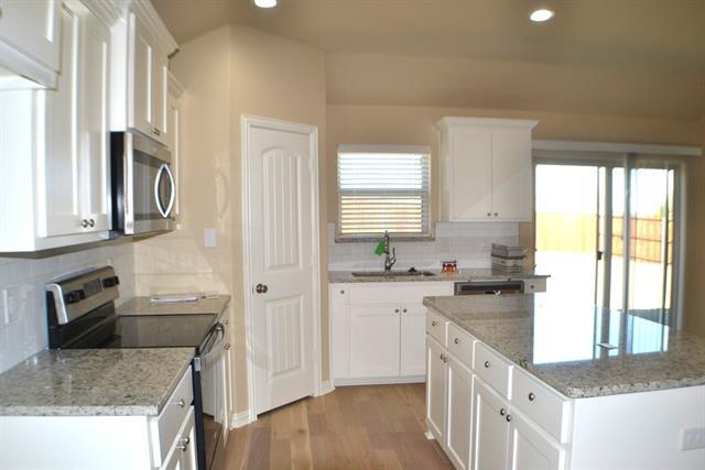 Primary Photo - 3205 Sandstone Dr