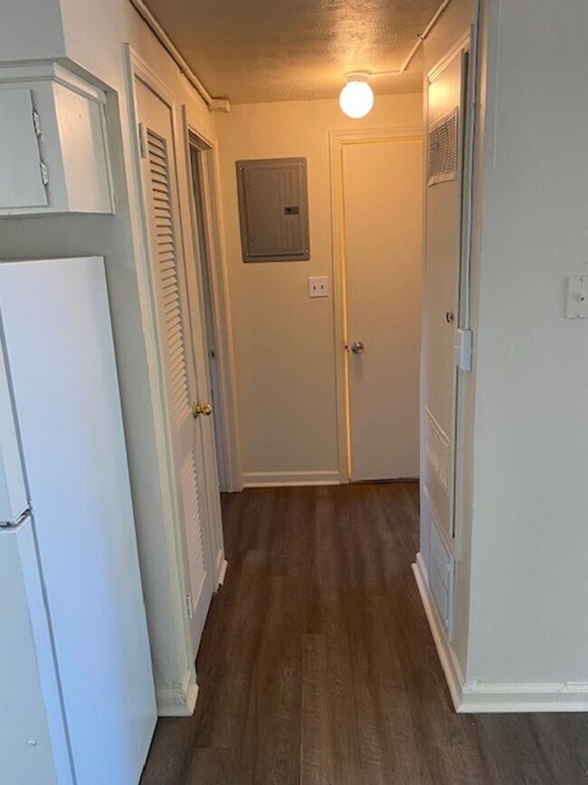 Building Photo - 4537 Saunders Dr