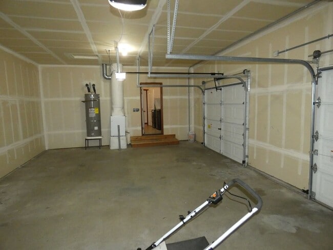 Building Photo - Rolling HIlls Court Rambler