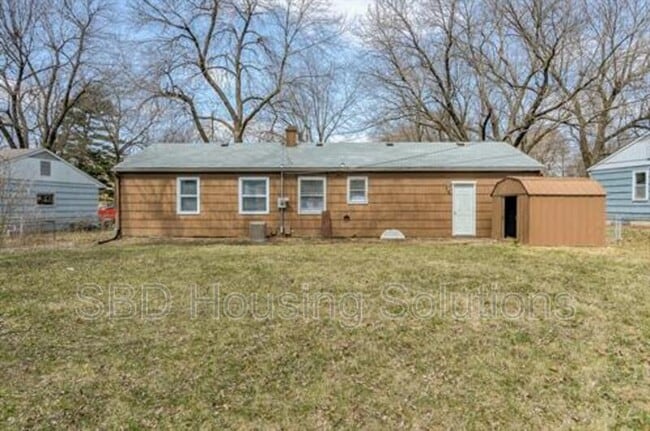 Building Photo - 6811 E 98th Terrace