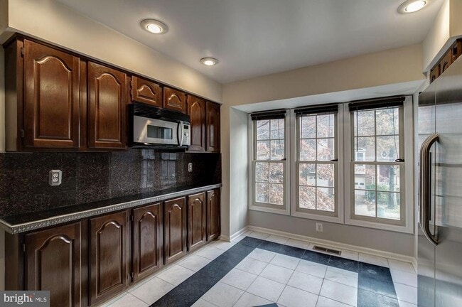 Building Photo - 2106 Patty Ln