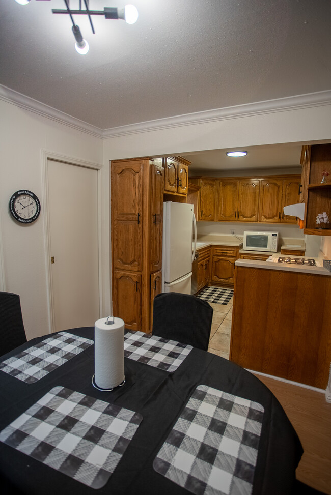 Dining Room - 4271 Rosilyn Dr