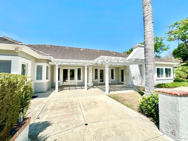 Building Photo - 4286 La Canada Rd
