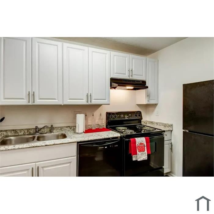 Building Photo - Room in Apartment on Stanton Rd SW