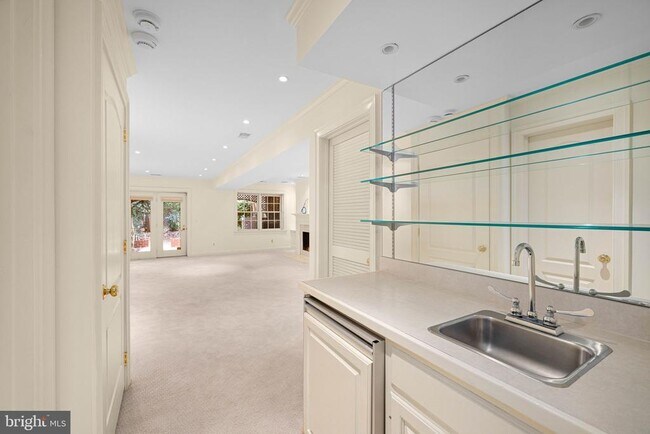 Building Photo - 4049 Mansion Dr NW