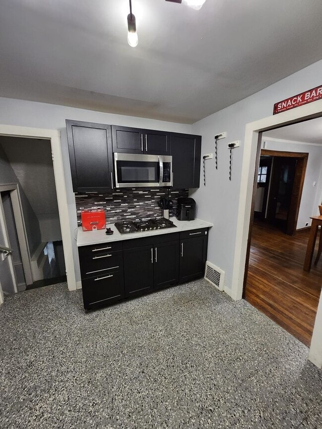 Building Photo - Beautiful Cleveland Heights Home – Prime Location