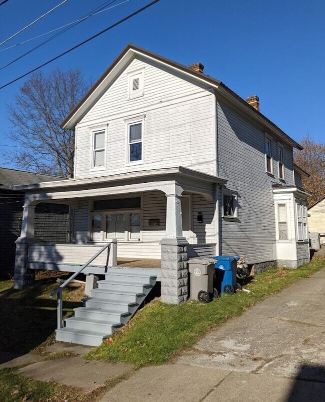 305 W College St. - 305-305 1/2 W College St Meadville PA 16335 ...