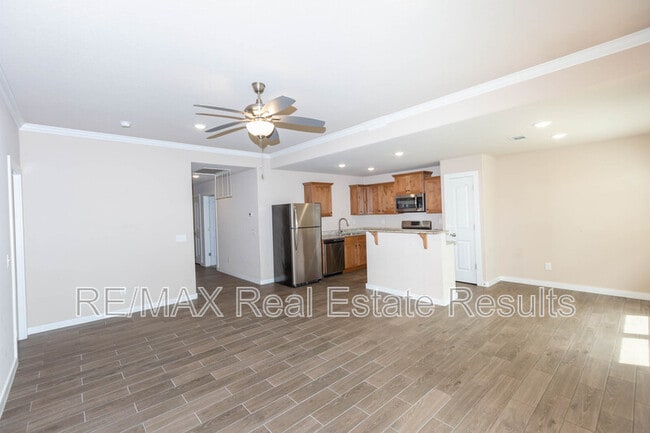 Building Photo - 1523 Purple Finch St