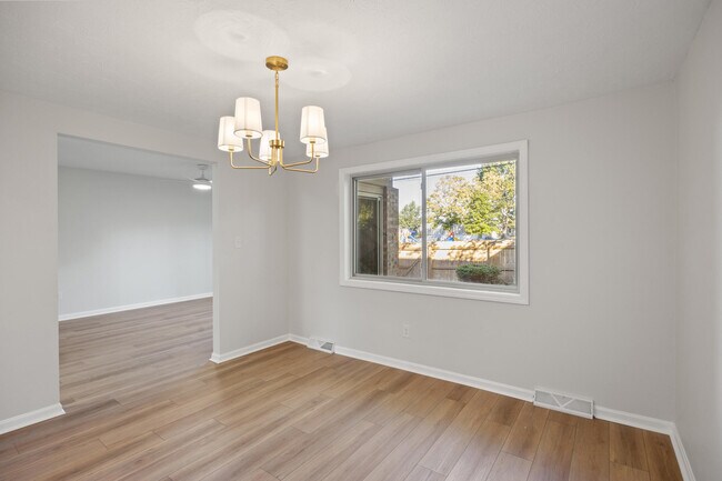 Building Photo - 3368 Montavesta Rd