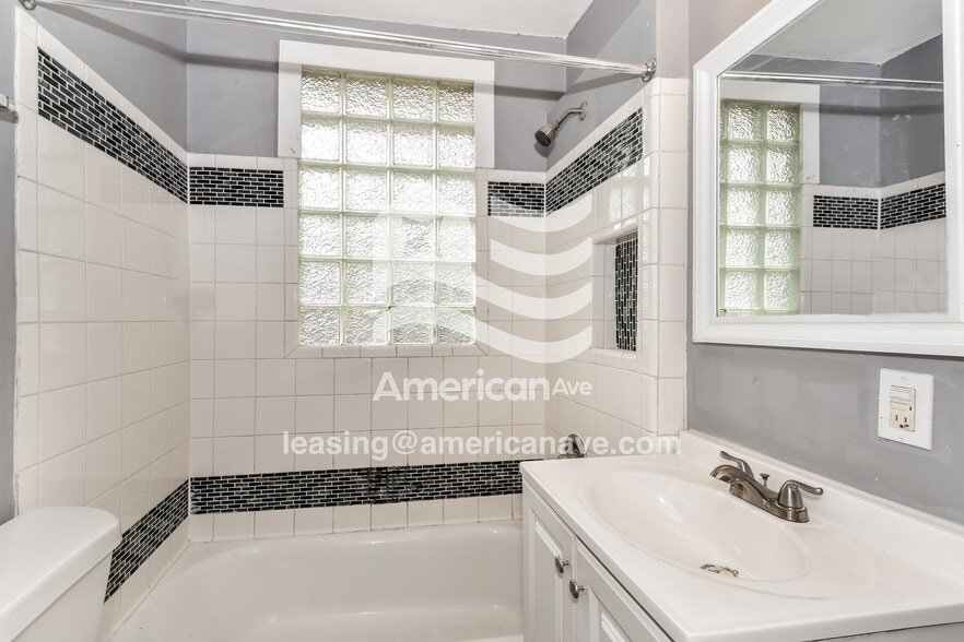 Building Photo - 4011 S Beltline Blvd