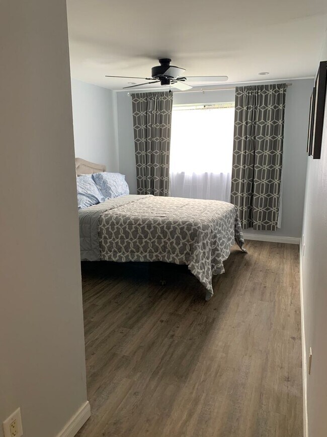 Building Photo - Gorgeous clean and modern furnished 2/2 lowest level Kihei Shores Unit!
