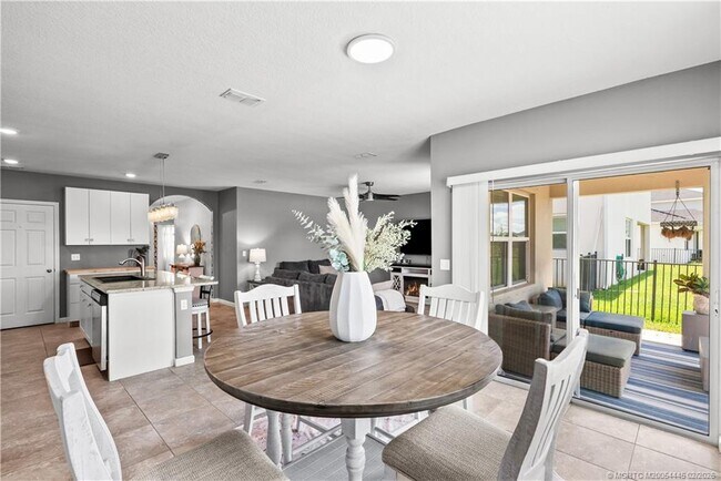 Building Photo - 10760 SW Cremona Way