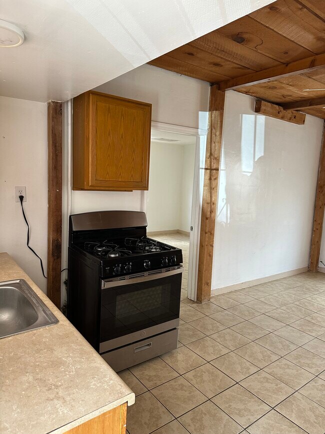 Kitchen & Living Area - 205 Stanford Dr SE