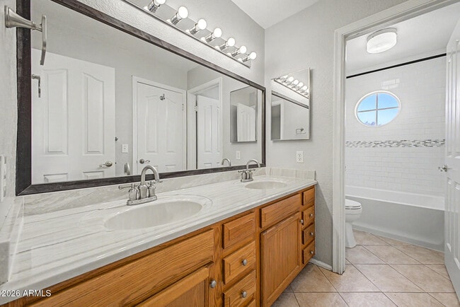 Building Photo - 842 W Sun Coast Dr