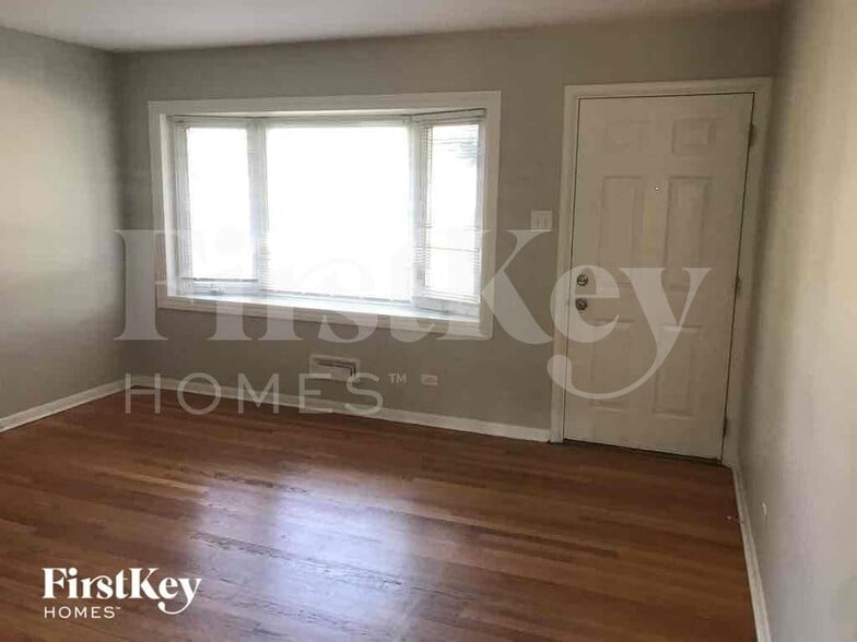 Building Photo - 17422 Community St