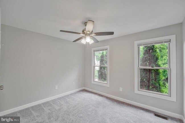 Building Photo - 4287 Exeter Dr