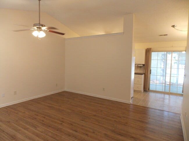 Building Photo - 716 Lilly Naz Ln