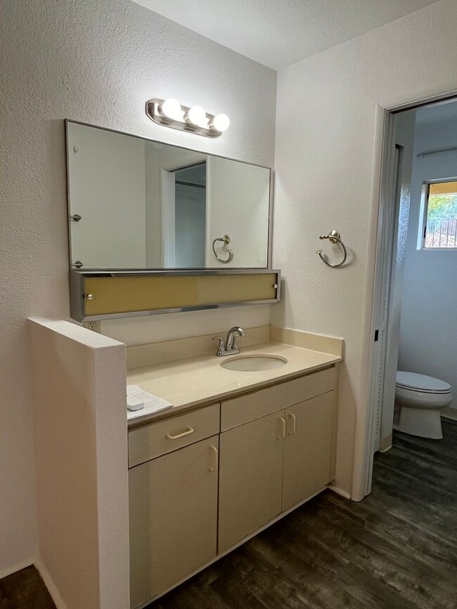 Building Photo - 4/2 SF Home in Royal Kunia!