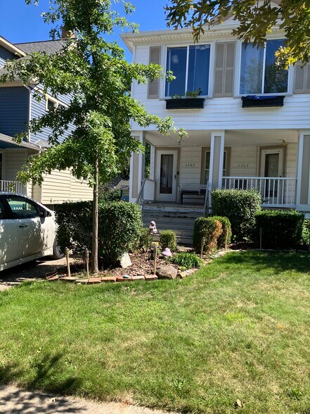 Primary Photo - 1567 Woodward Ave