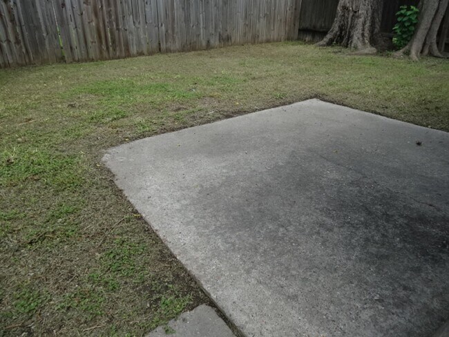 Building Photo - 13716 Sablecrest Dr