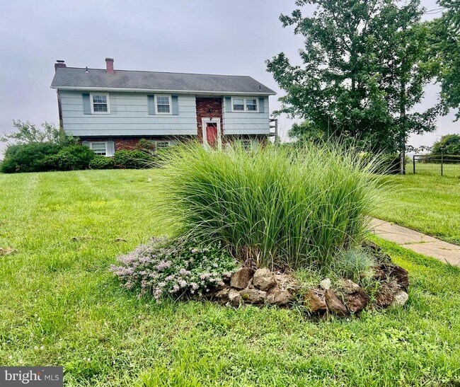 Primary Photo - 8205 Bayside Dr