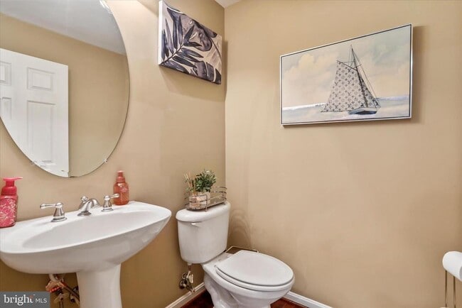 Building Photo - 301 Fontana Cir