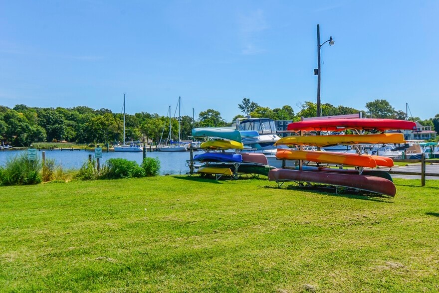 Building Photo - 2209 Shore Dr