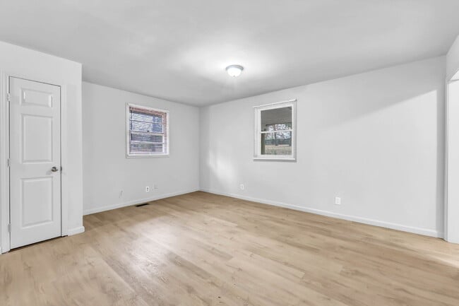 Building Photo - Cozy 3BR Home with Spacious Yard & XL Carport!