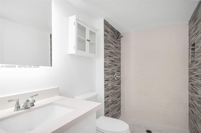 Building Photo - 100 Bayview Dr