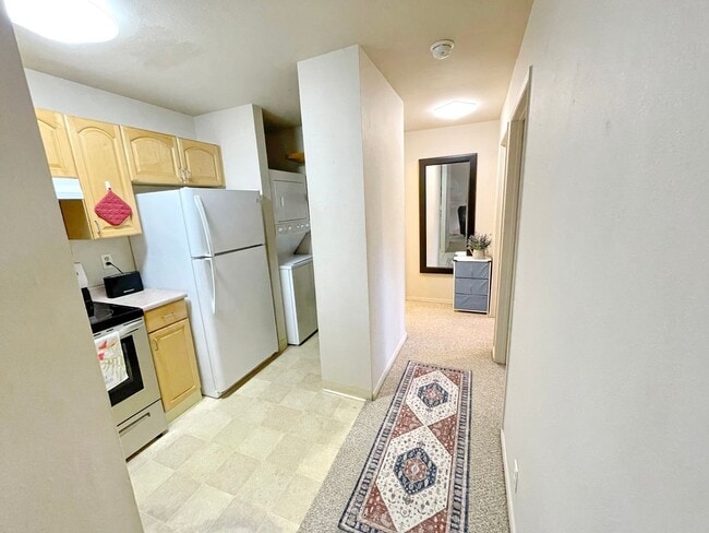 Building Photo - Southpointe - Furnished 2 Bed / 1 Bath Ground Floor Unit w/fenced in yard