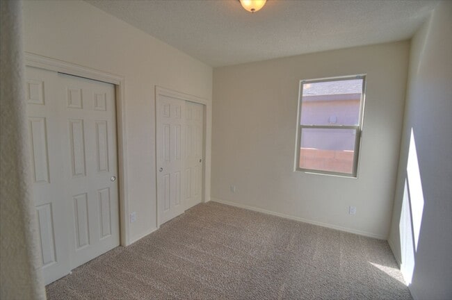 Building Photo - RIo Rancho at it BEST !!!