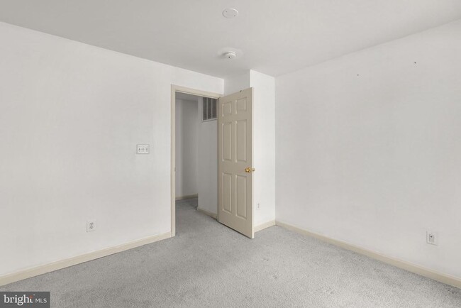 Building Photo - 12250 Open View Ln