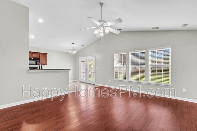 Building Photo - 101 Sparkleberry Ln