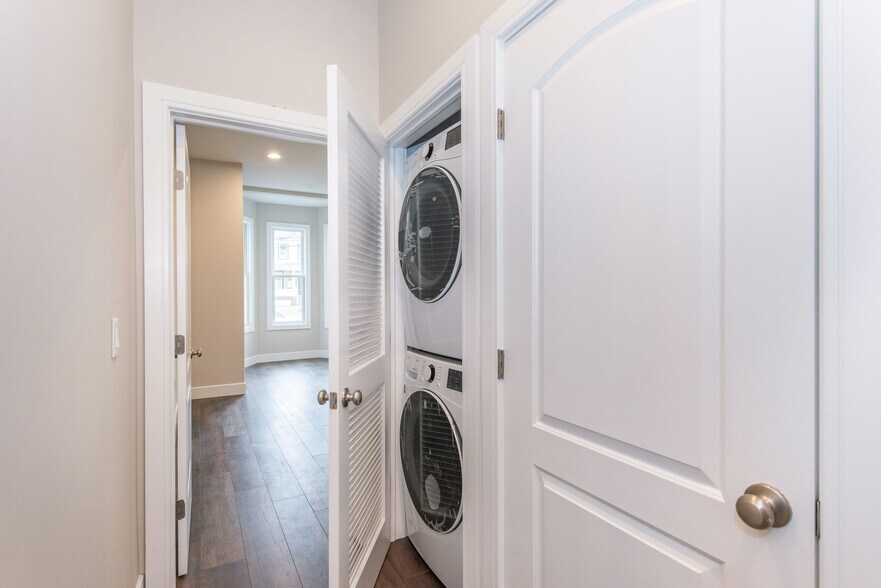 Washer Dryer in Unit - 14 Prospect St