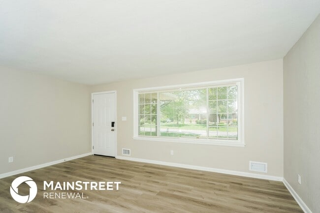 Building Photo - 6102 Jessamine Ln