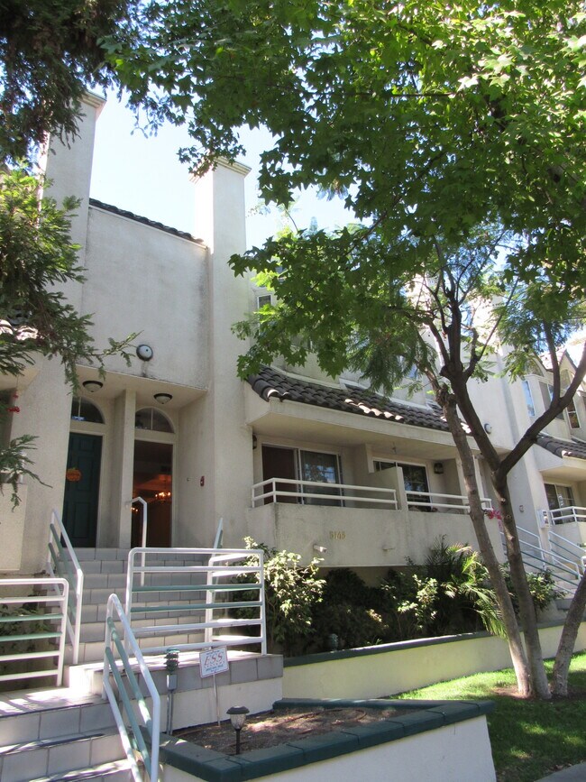 Building Photo - 5145 Yarmouth Ave