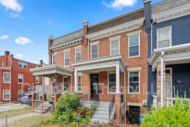 Building Photo - 3532 Warder St NW