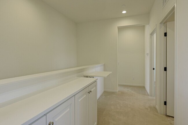Building Photo - Gorgeous 4 Bedroom and 3 Bath Home in Chula vista/Otay Ranch Area