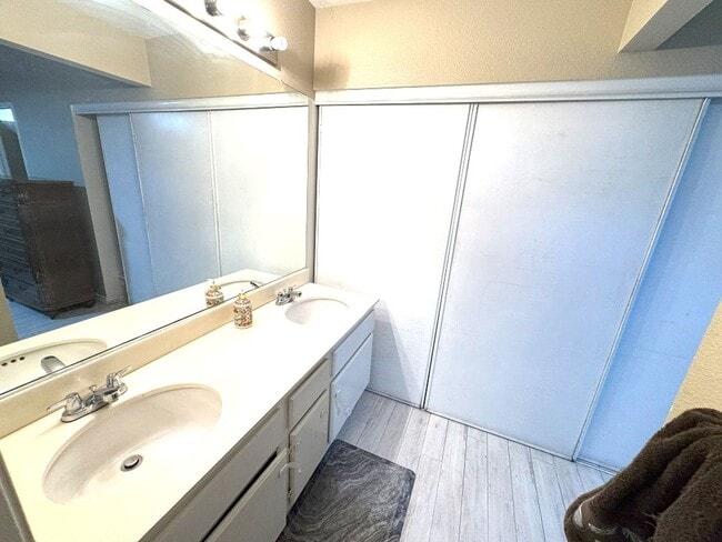 Building Photo - Beautiful Single Story House - OVERSIZED lot in the sought after Vail Ranch Community right in th...