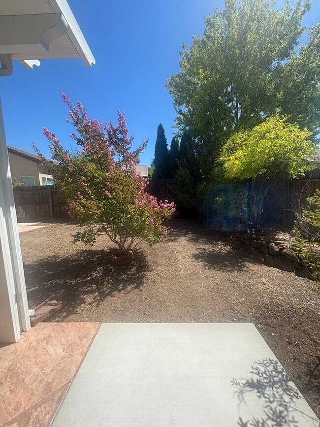Building Photo - BEAUTIFUL 4-BEDROOM HOME IN ELK GROVE!!