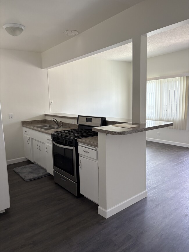 Kitchen - 6549 Johnson Ave