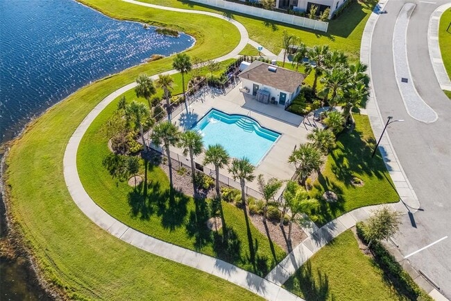 Building Photo - 621 Royal Empress Dr