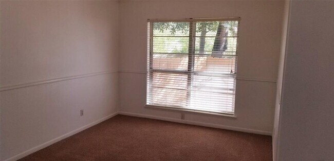 Building Photo - 3007 Glen Ct