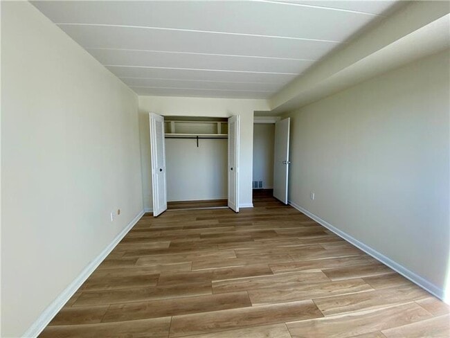 Building Photo - 53 Academy Ave