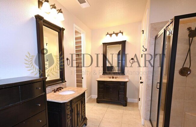 Building Photo - 11348 N Via Ventana Way