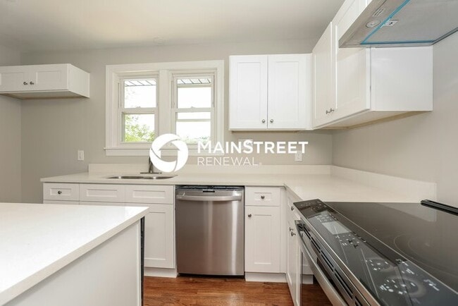 Building Photo - 3 Bedroom Pet-Friendly Home in MADISON, TN with Main Street Renewal