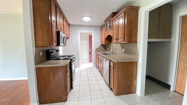 Building Photo - Edmond Rental